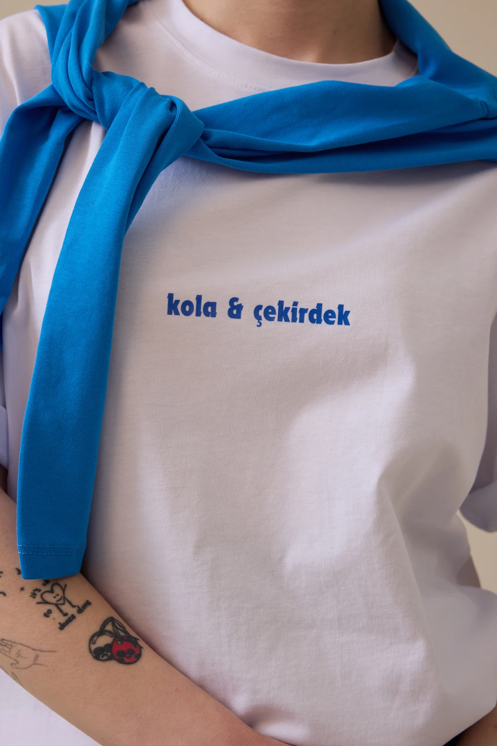 Kola & Çekirdek Baskılı Oversize Tişört