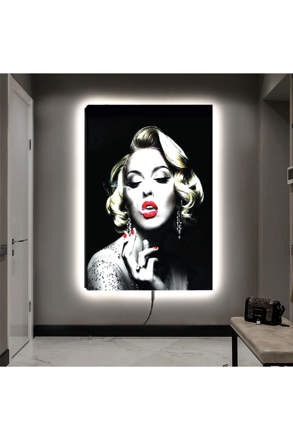 Kanvas Siyah Arka Planlı Marilyn Monroe Ledli Tablo