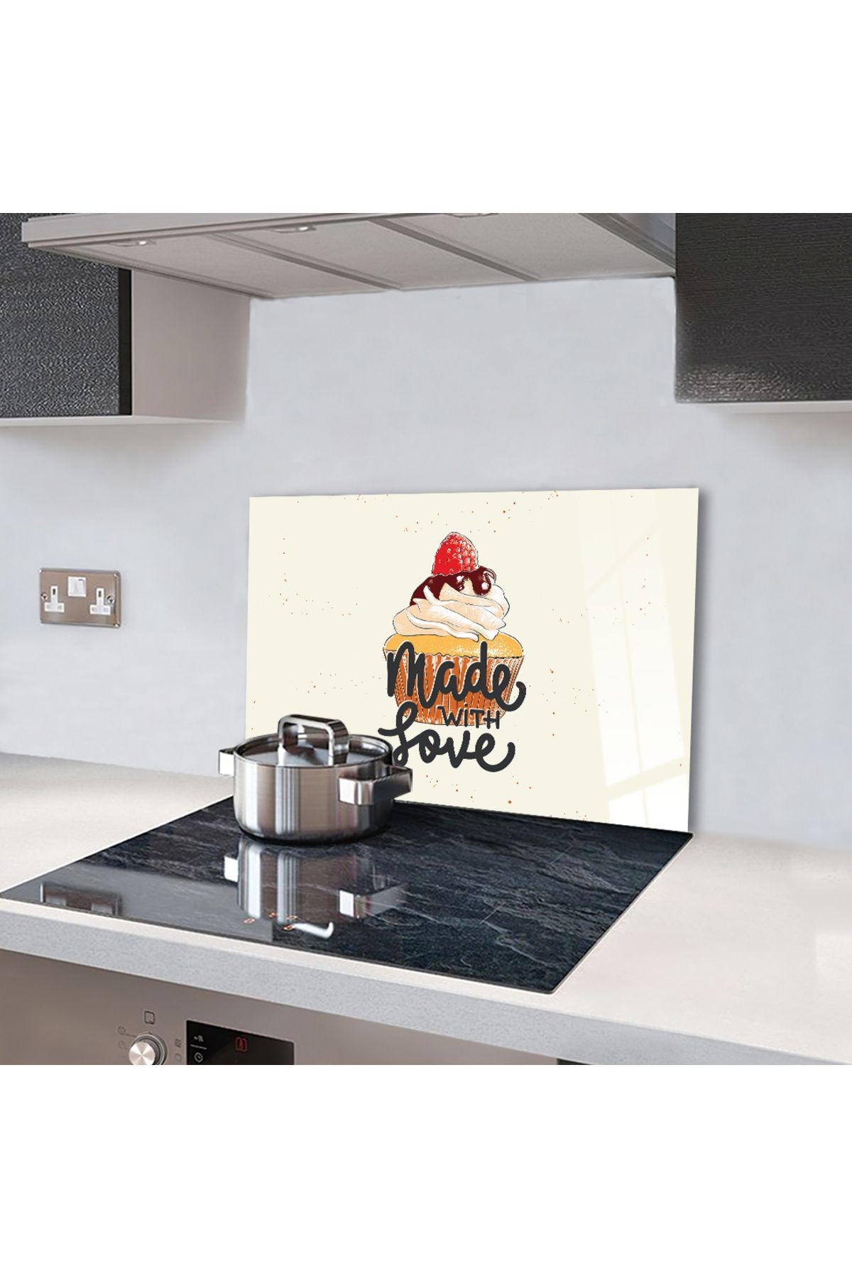Ocak Arkası Temperli Cam Cupcake Çizimli "Made With Love" Yazılı