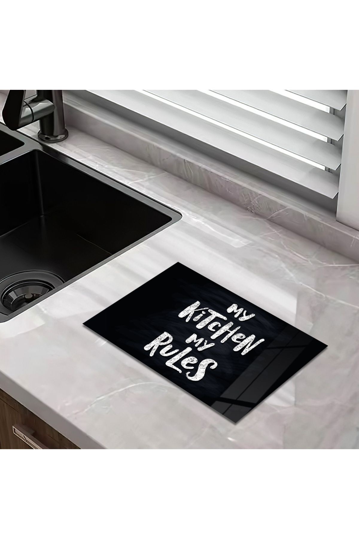 Cam Kesme Tahtası Siyah Arka Planlı "My Kitchen My Rules" Yazılı
