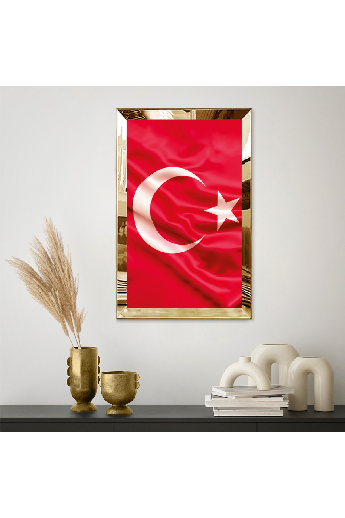 AYNALI PLEKSİ ÇERÇEVELİ TÜRK BAYRAĞI TABLO