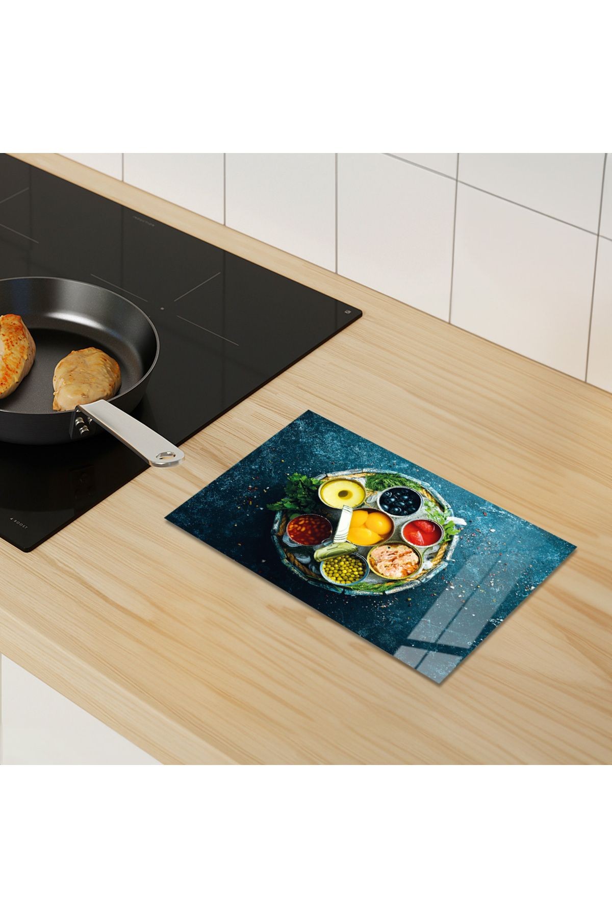 Cam Kesme Tahtası Sepet İçinde Konserve Ürünlü