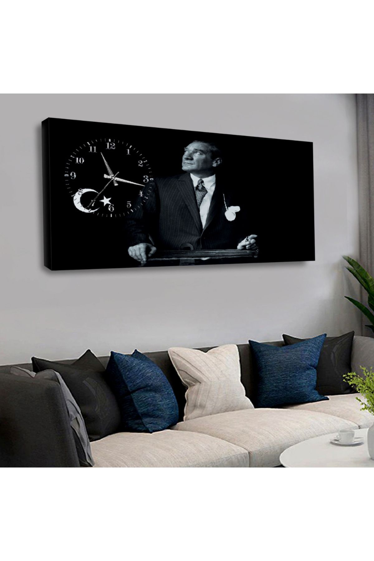 Kanvas Siyah Arka Planlı Siyah Beyaz Mustafa Kemal Atatürk Saatli Tablo