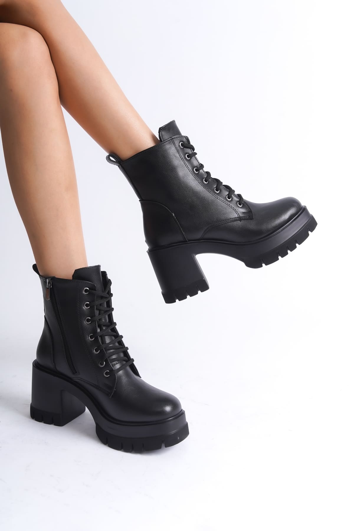 LAUREN Bağcıklı Fermuarlı Ortopedik Taban TopukluKadın Bot ST - Siyah