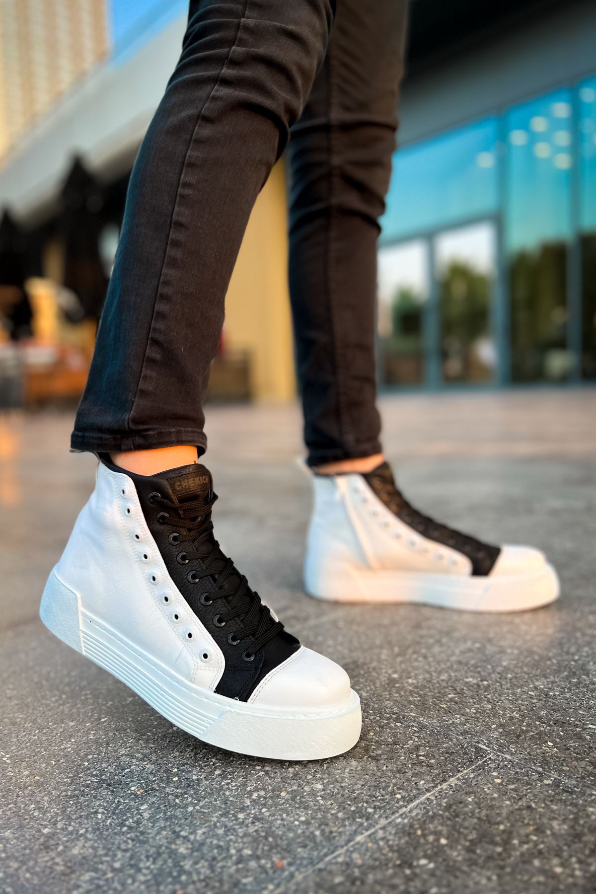 beyaz-siyah-cilt-cbt