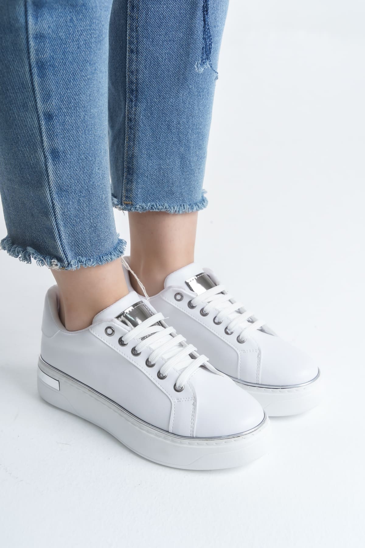 MINA Bağcıklı Ortopedik Taban Kadın Sneaker Spor Ayakkabı BT - Beyaz/Gümüş