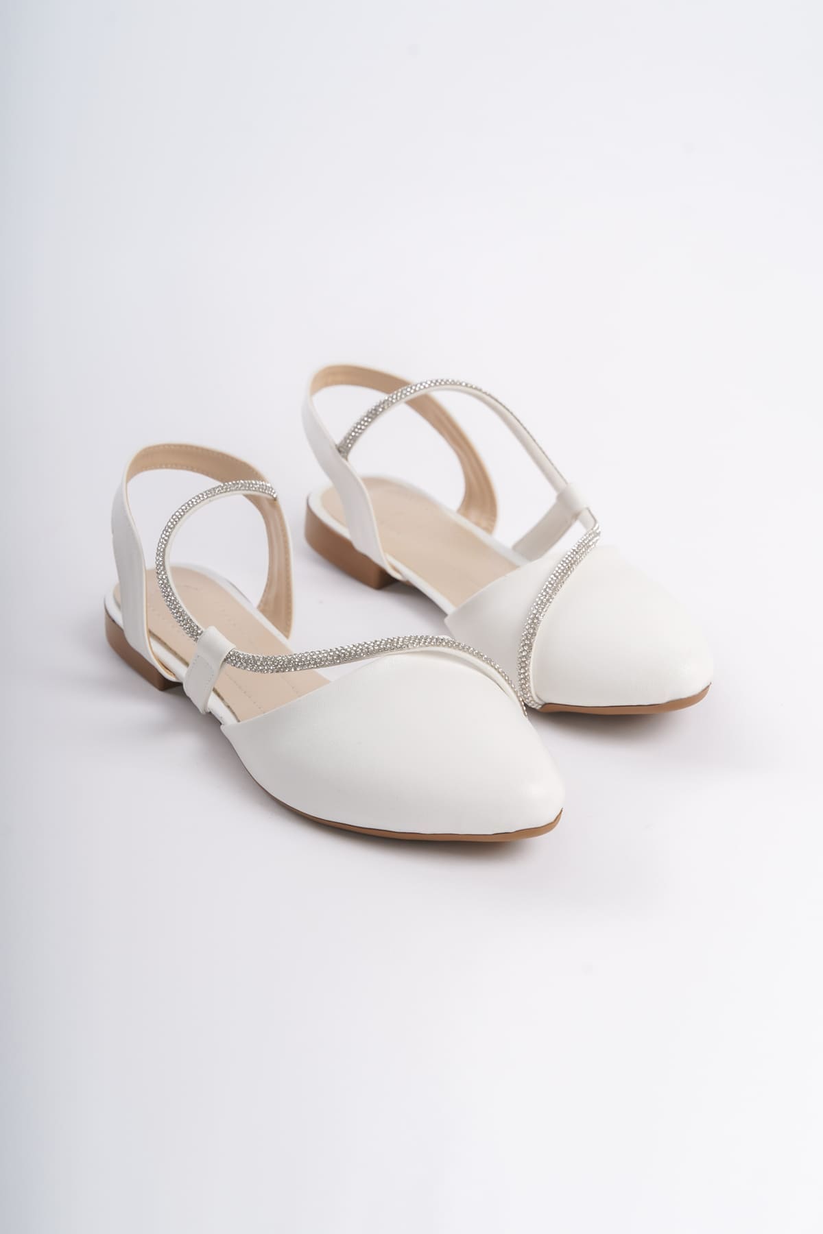 HANNAH Lastikli Ortopedik Rahat Taban Taş Detaylı Kadın Babet Ayakkabı KT - Beyaz