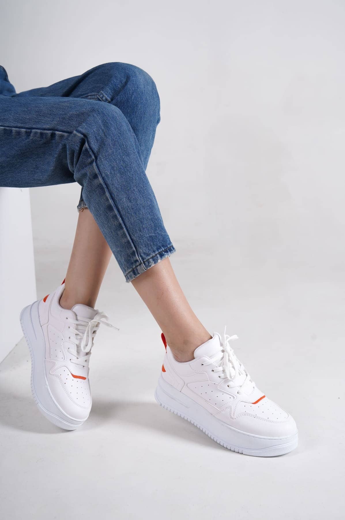 ALESSI Bağcıklı Ortopedik Taban Kadın Sneaker Spor Ayakkabı BT - Beyaz/Turuncu