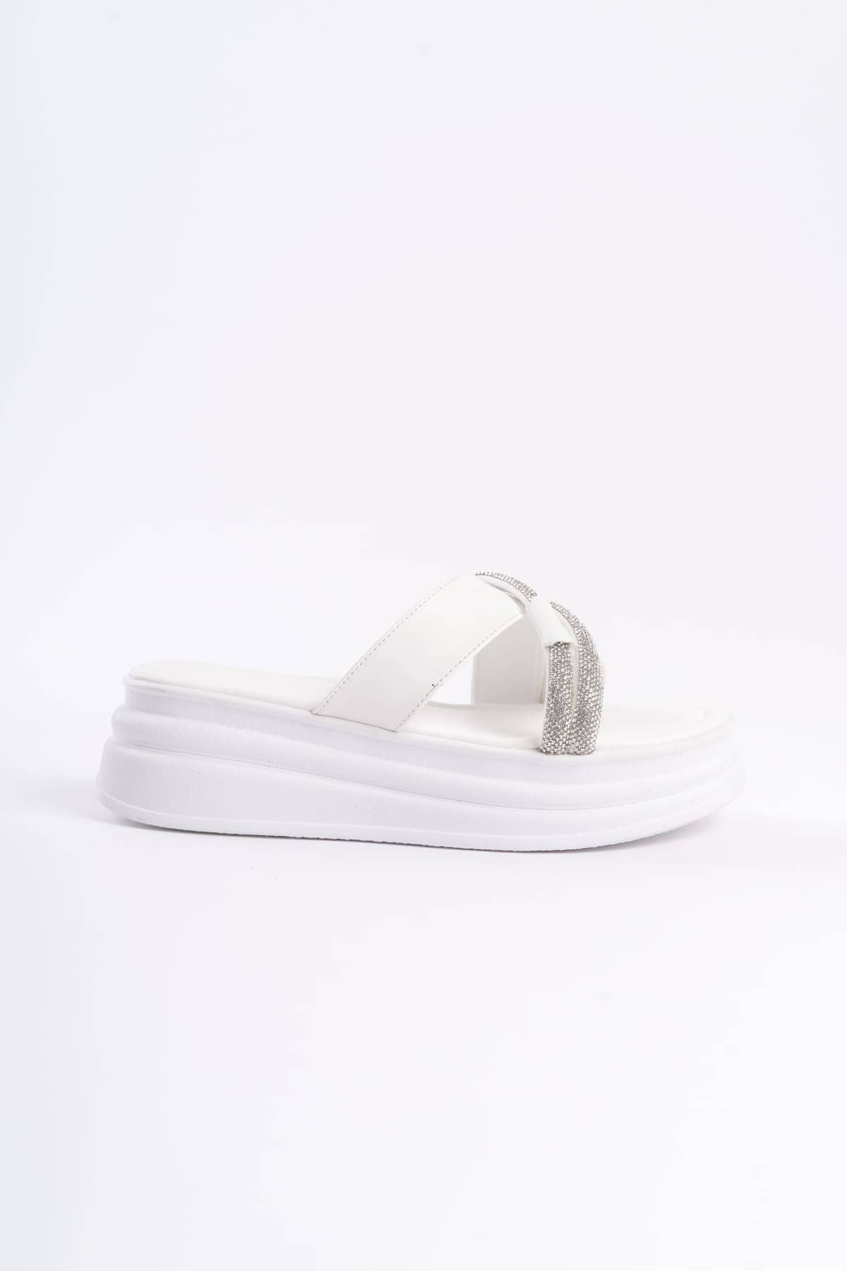 RUBY Düz Topuklu Taşlı Çapraz Şeritli Kalın Ve Ortopedik Taban Kadın Terlik BT - Beyaz