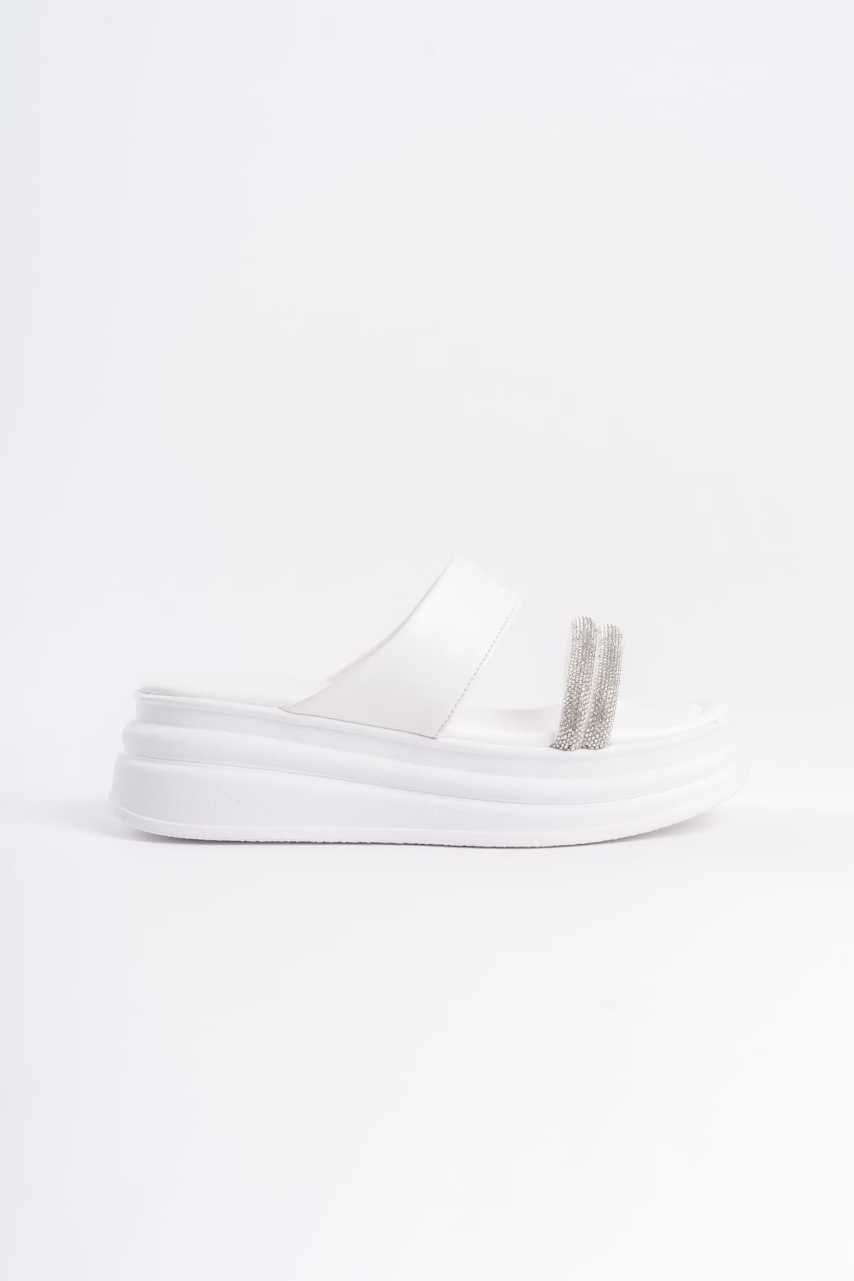 SARAH Düz Topuklu Taşlı Şeritli Kalın Ve Ortopedik Taban Kadın Terlik BT - Beyaz