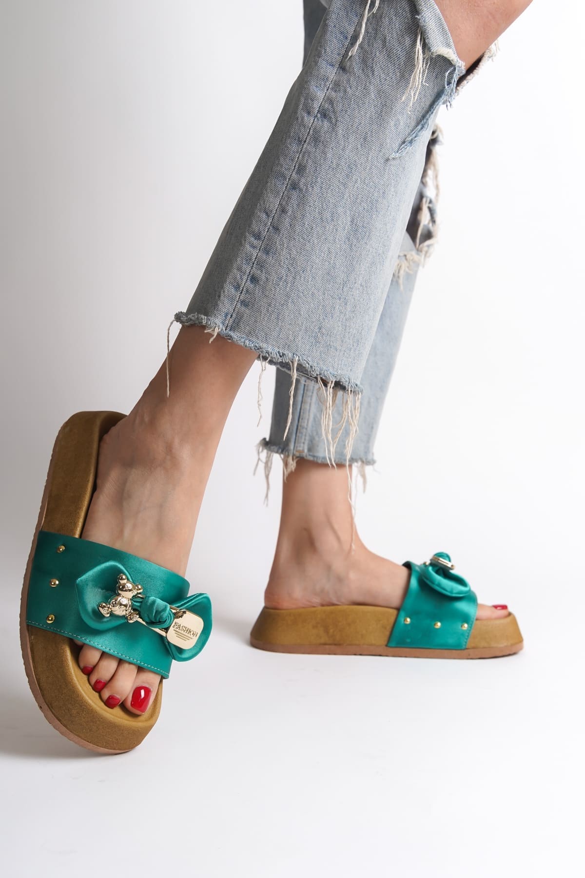 DILA Kalın Ve Ortopedik Taban Ayıcıklı Saten Kadın Terlik KT - Yeşil