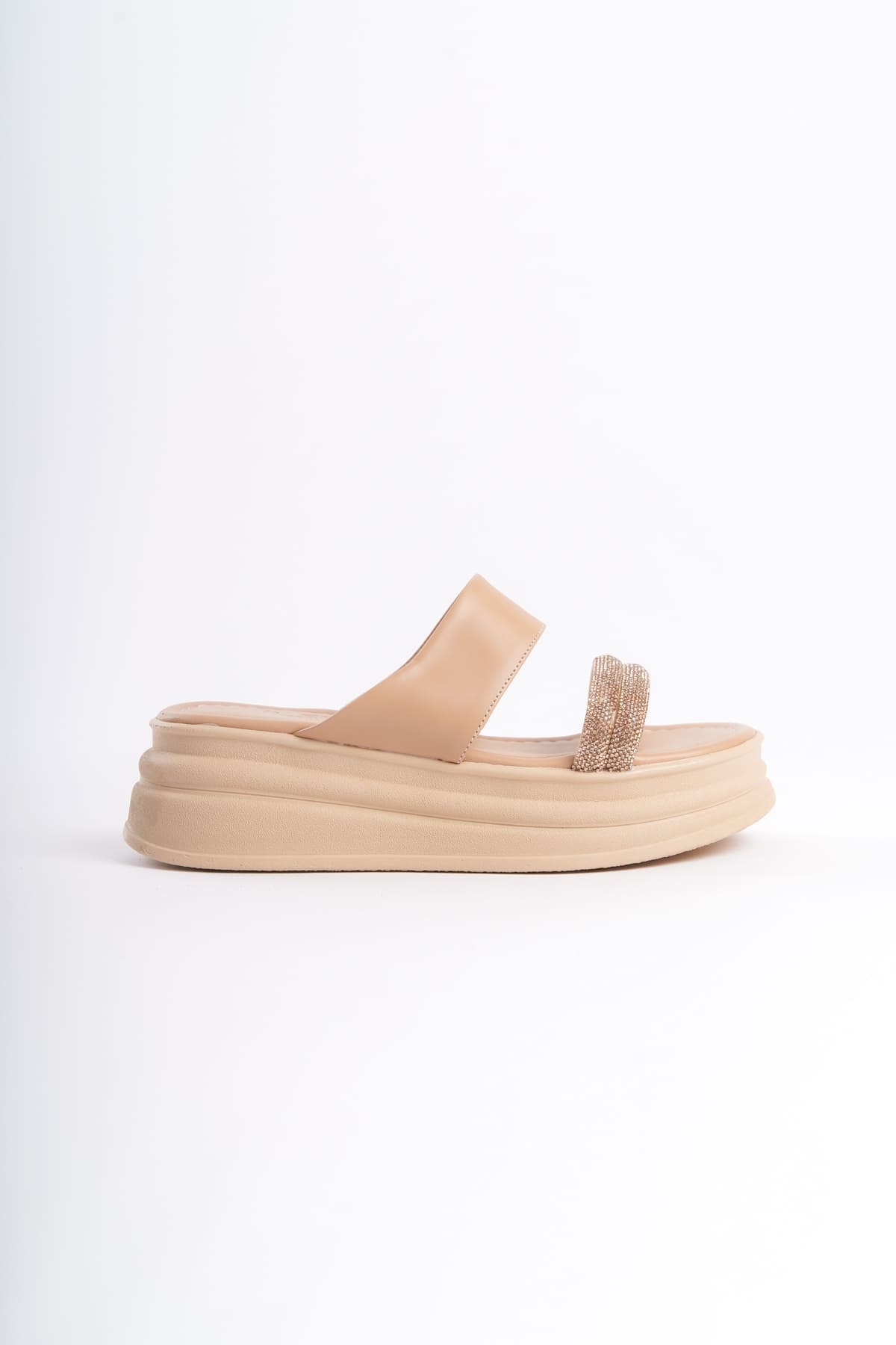 SARAH Düz Topuklu Taşlı Şeritli Kalın Ve Ortopedik Taban Kadın Terlik TT - Ten