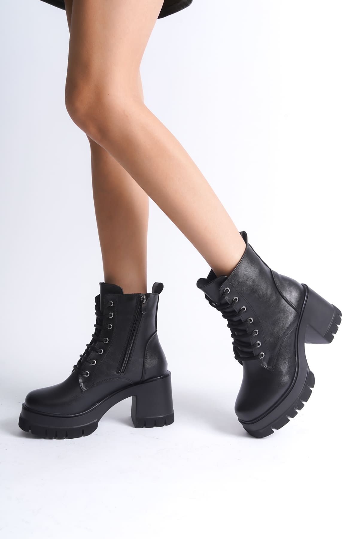 LAUREN Bağcıklı Fermuarlı Ortopedik Taban TopukluKadın Bot ST - Siyah