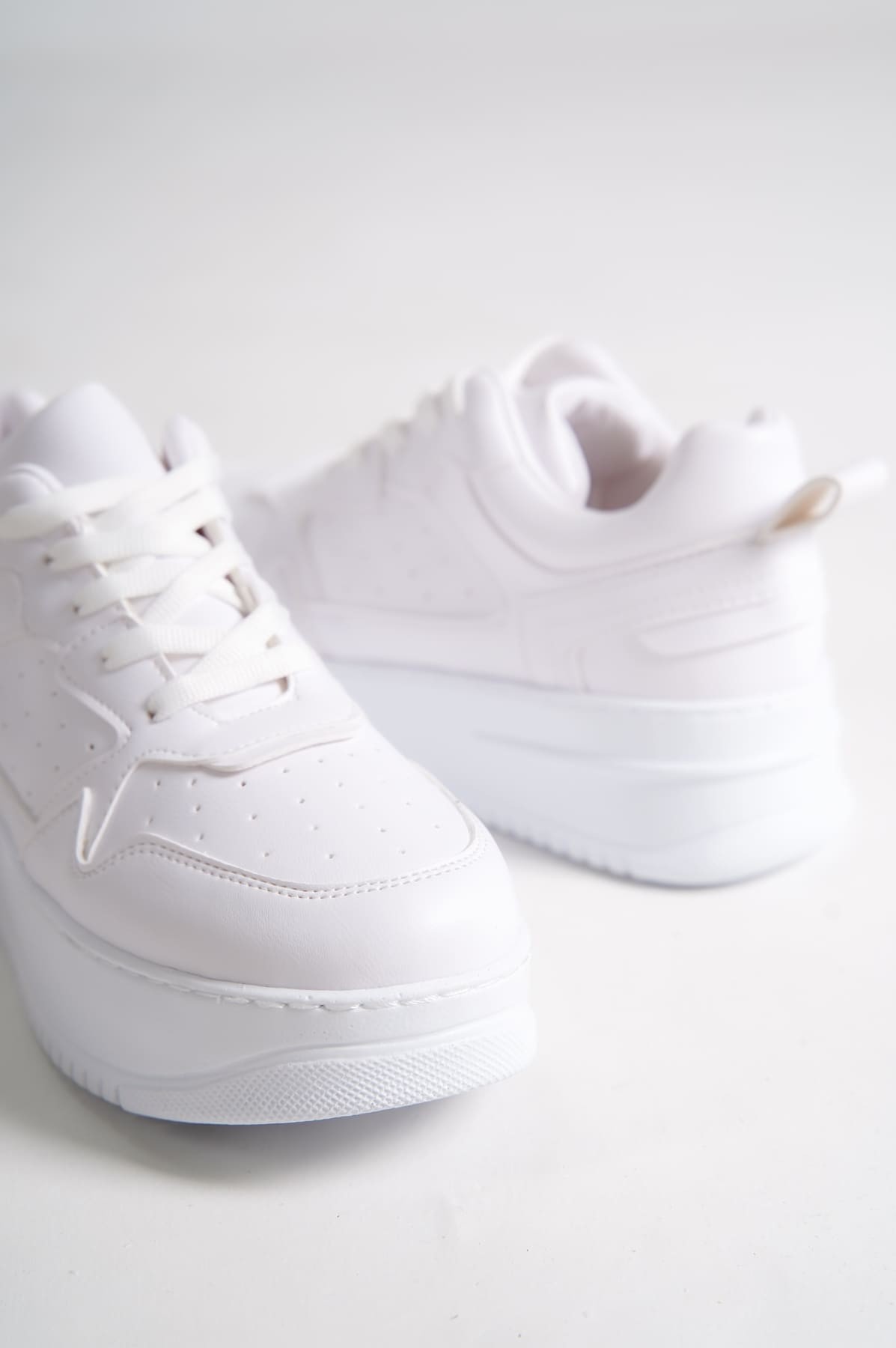ALESSI Bağcıklı Ortopedik Taban Kadın Sneaker Spor Ayakkabı BT - Beyaz
