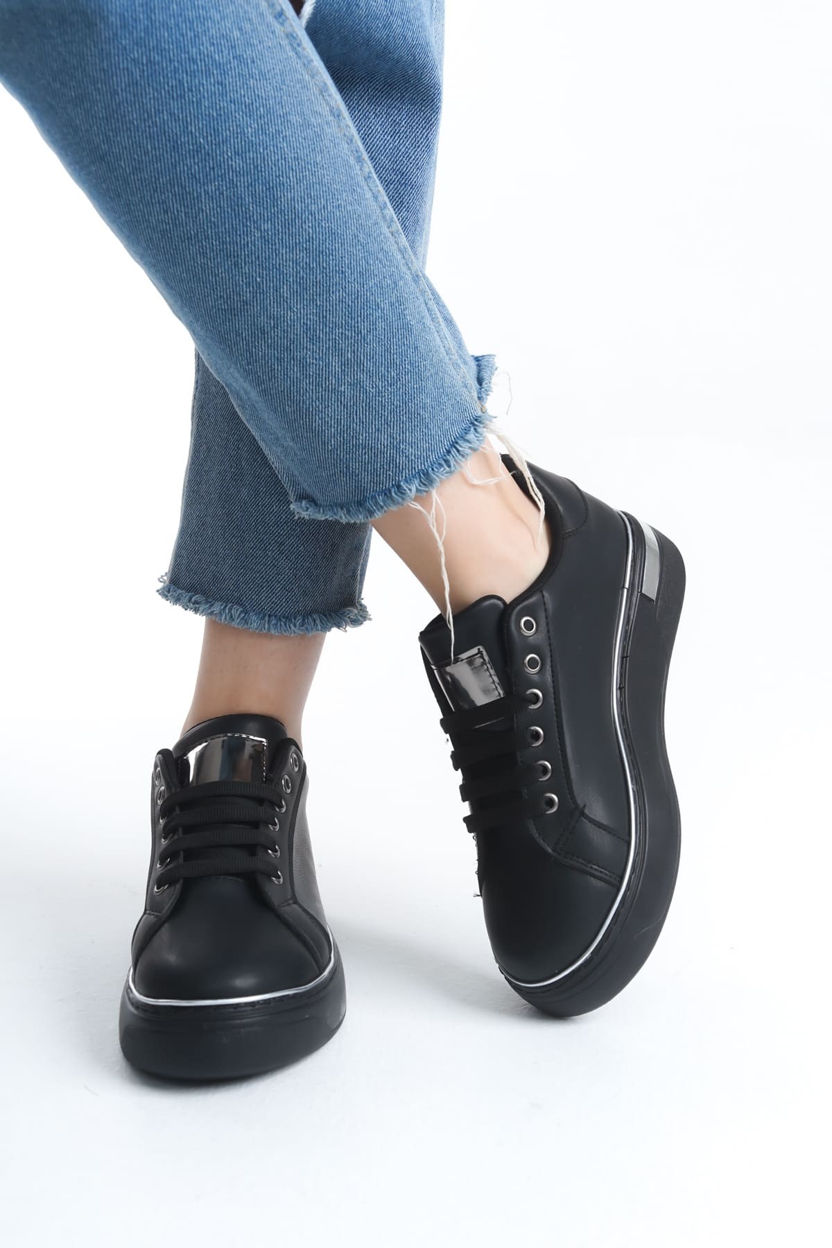 MINA Bağcıklı Ortopedik Taban Kadın Sneaker Spor Ayakkabı ST - Siyah/Gümüş