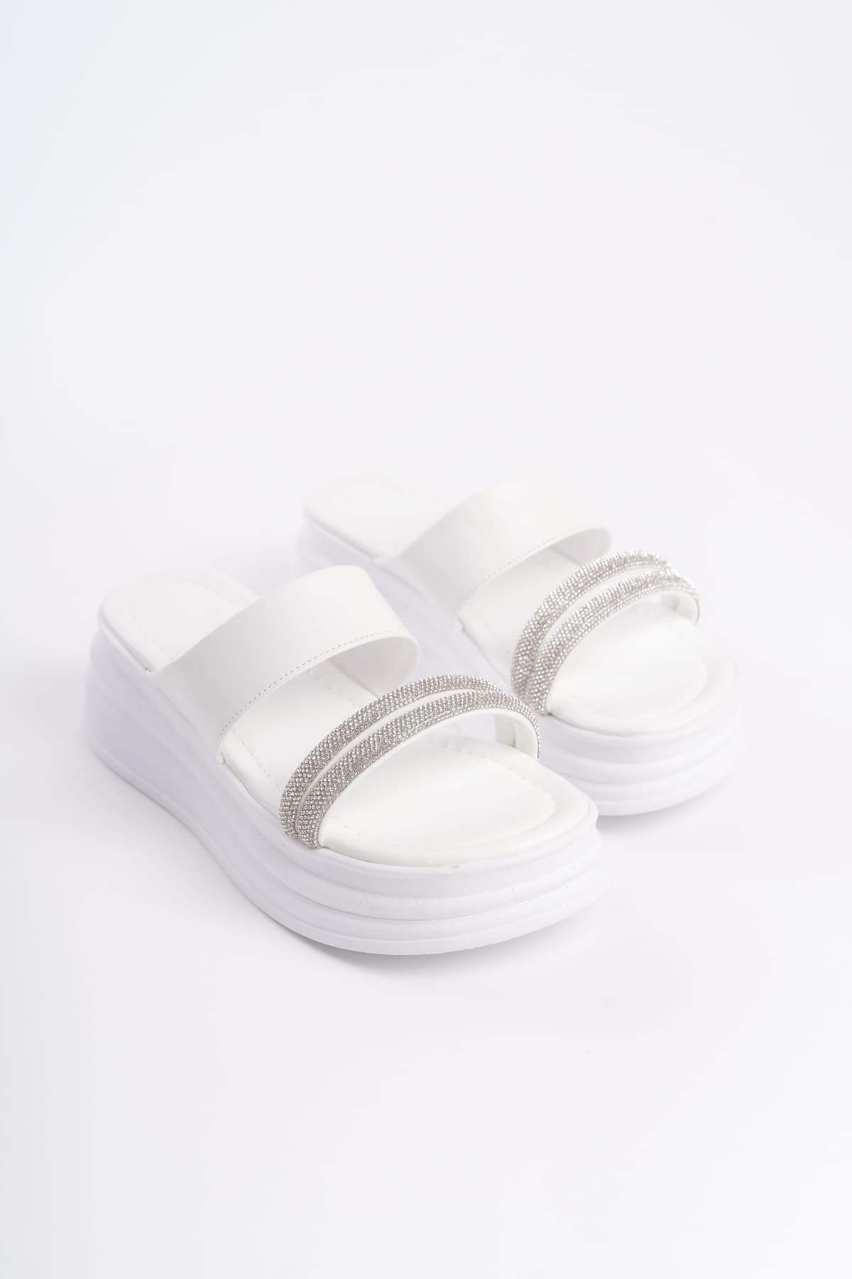 SARAH Düz Topuklu Taşlı Şeritli Kalın Ve Ortopedik Taban Kadın Terlik BT - Beyaz