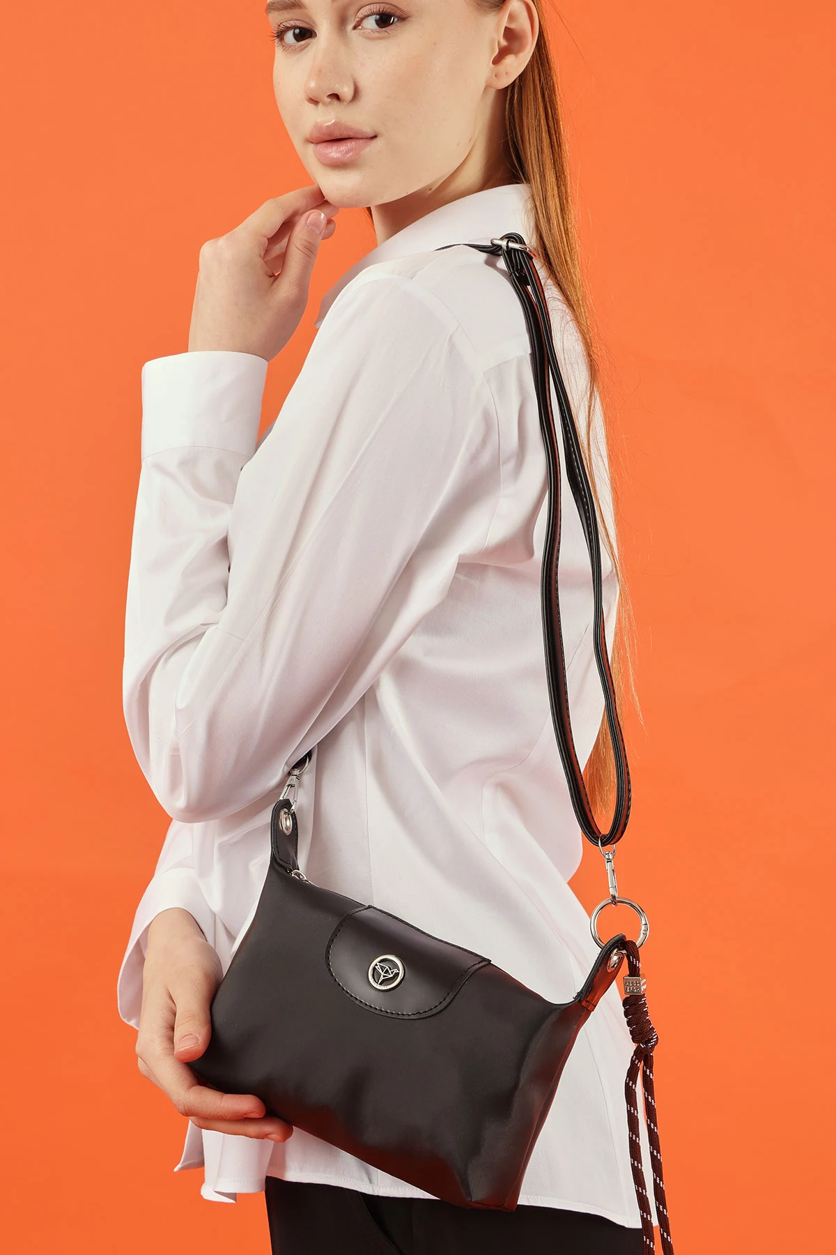 Garbalia Helenas İp Charmlı Omuz Askılı Fermuarlı Kadın Omuz Çantası