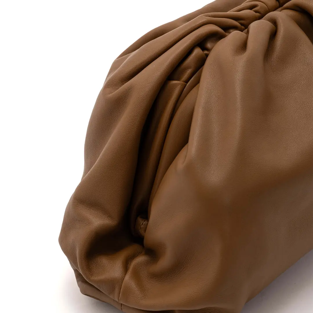 BOTTEGA VENETA サシェ Bottega Veneta - Kahverengi 'The Pouch' Deri Clutch - Authentic