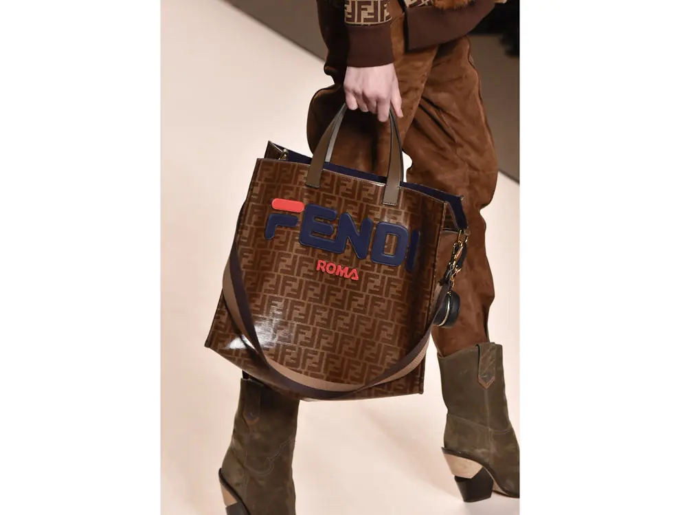 Fendi Fendi - Kahverengi 'FF Zucca Mania' Tote Çanta - Authentic