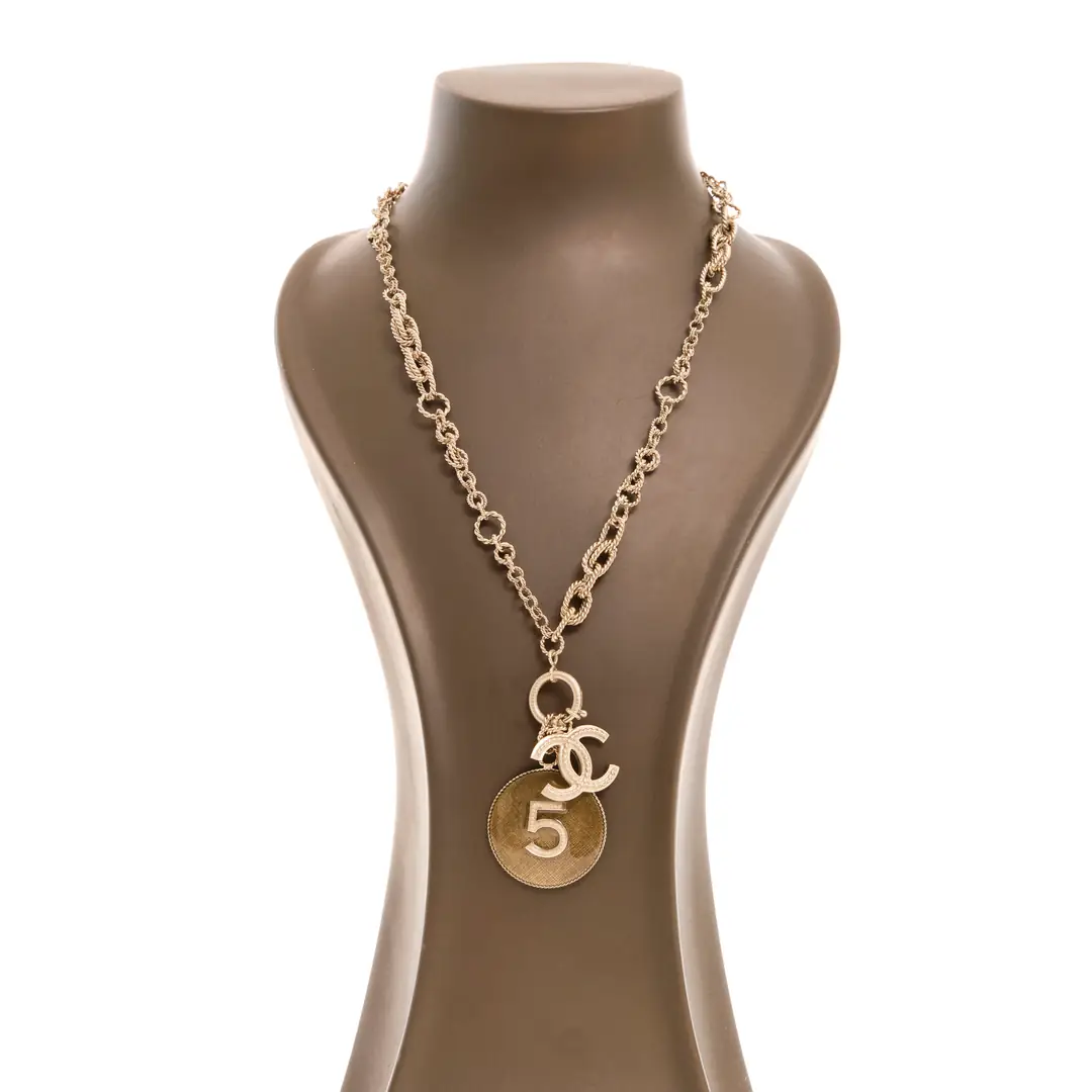 Chanel - Resin CC Logo Medallion Kolye - Authentic Seconds