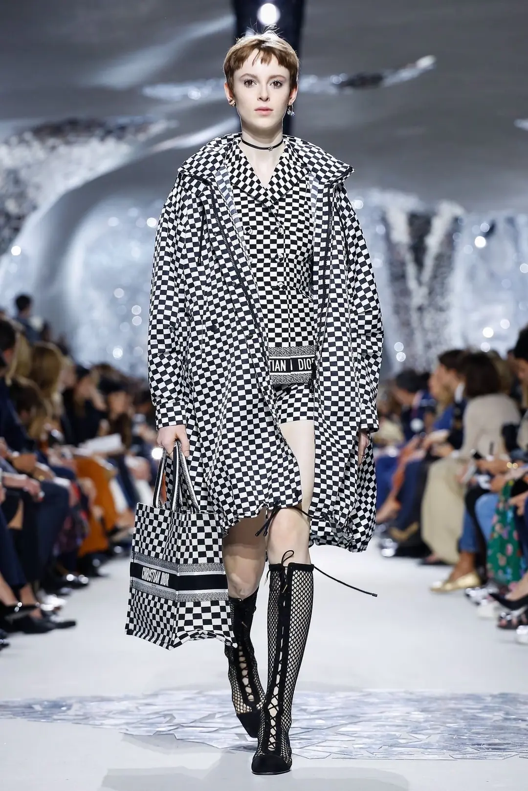 Christian Dior Dama Desen Kapüşonlu Yağmurluk / FR34 - Authentic