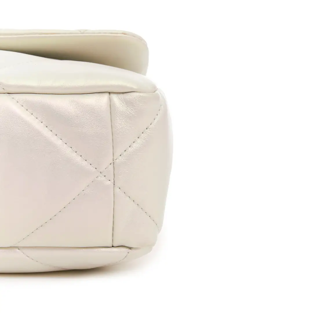 Chanel - Beyaz Large No19 Flap Çanta - Authentic Seconds