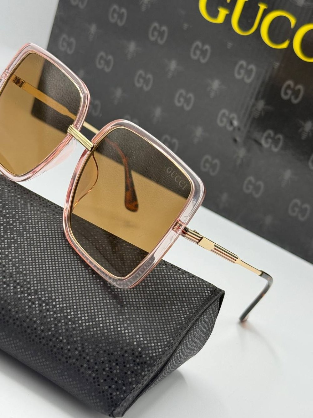 Gucci Power Frame Pembe Kadın Güneş Gözlüğü 