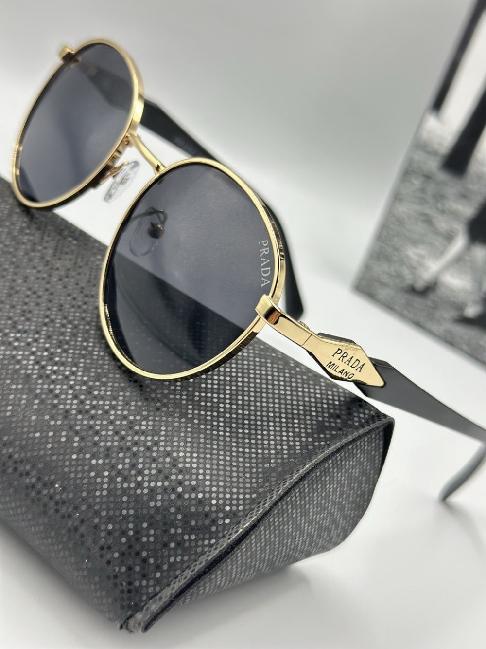 Prada Gold Çerçeve Siyah Cam Unisex Güneş Gözlüğü  