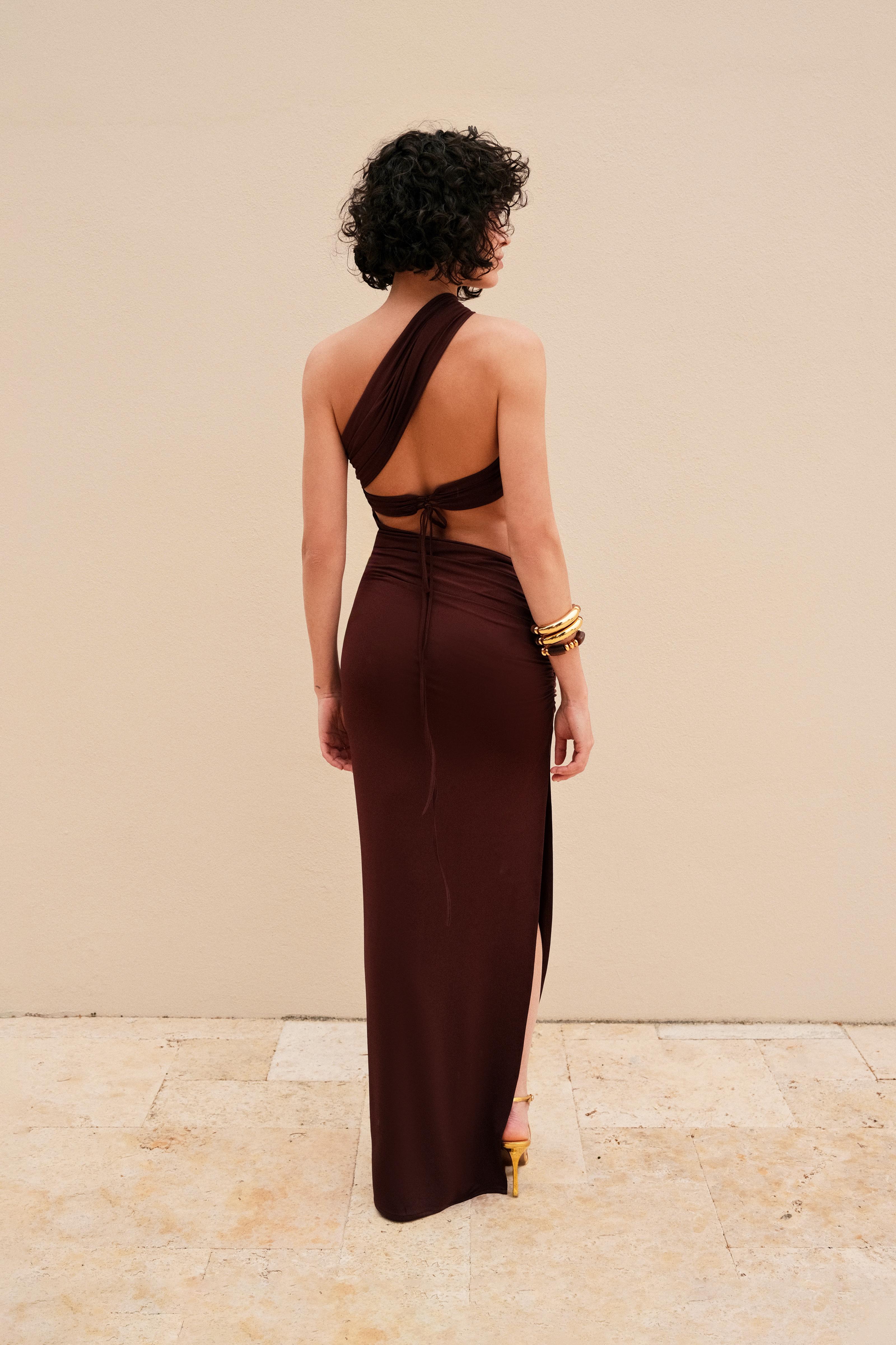 Ola Low-cut Long Dress