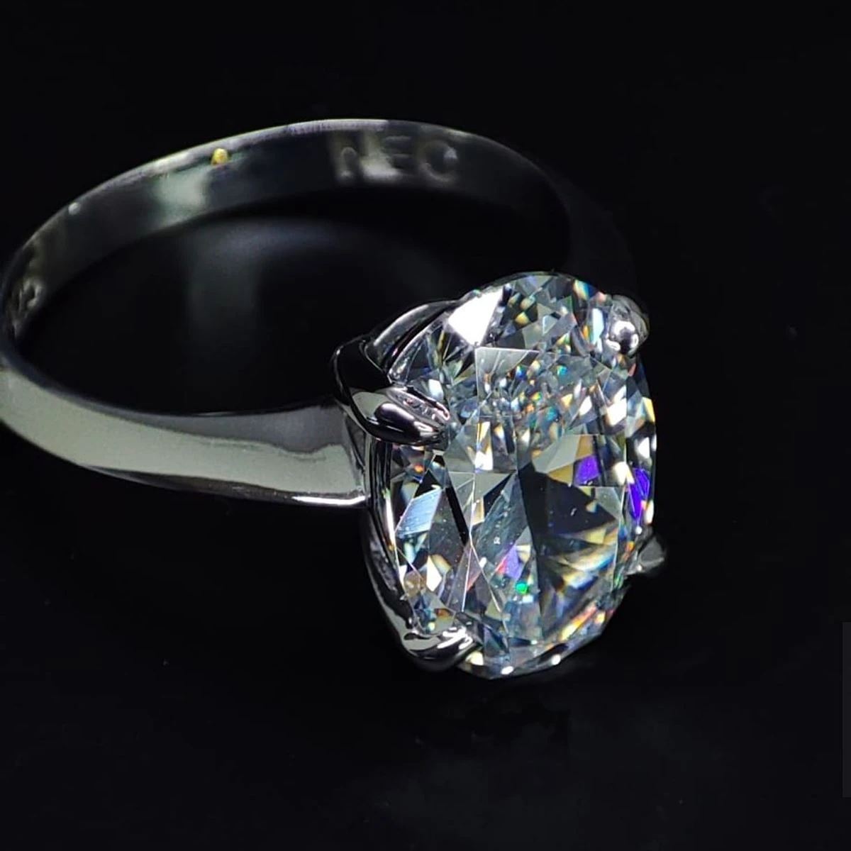 Tiffany 10*8 Oval Montür Gümüş Tektaş Yüzük