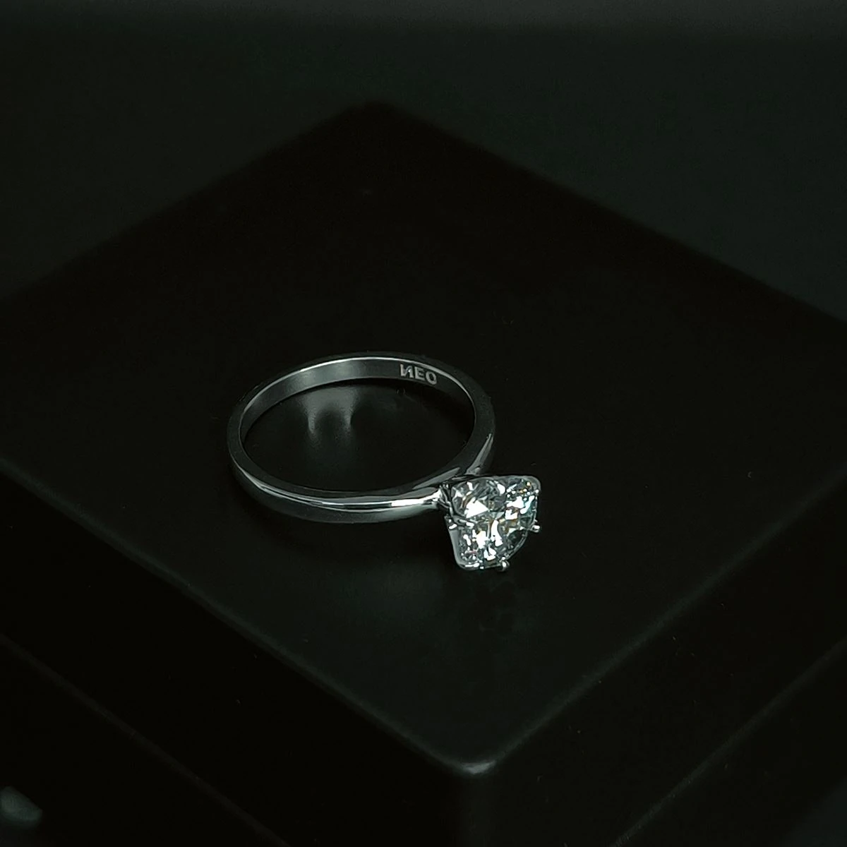 Tiffany 7 MM Tektaş Gümüş Yüzük