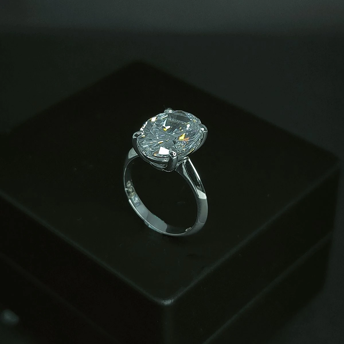 Tiffany 14*10 MM Oval Tektaş Gümüş Yüzük