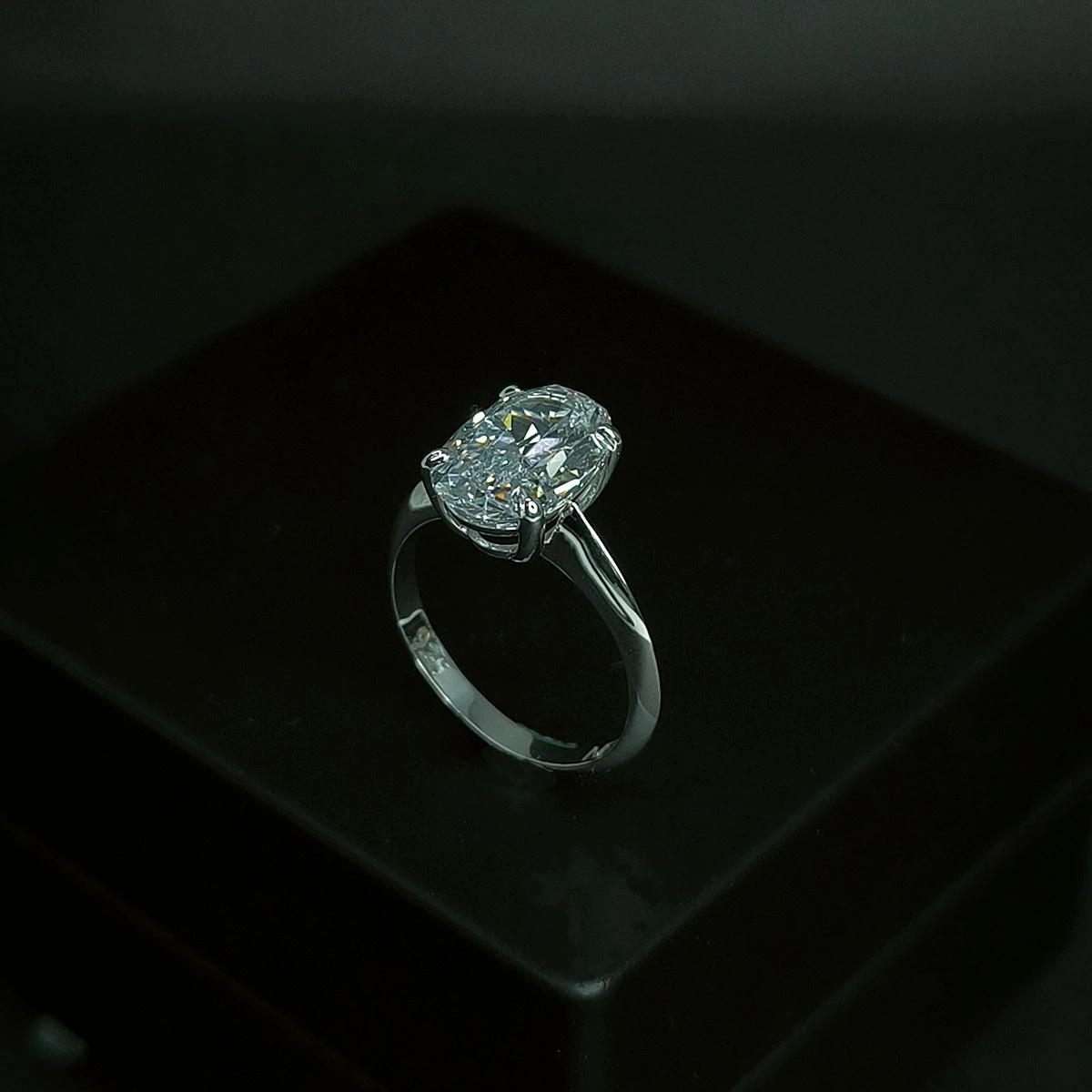 Tiffany 10*8 Oval Montür Gümüş Tektaş Yüzük