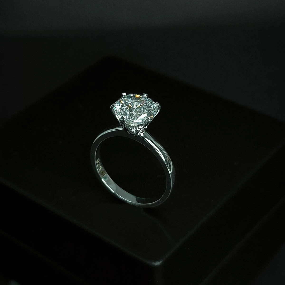 Tiffany 9 MM Tektaş Gümüş Yüzük