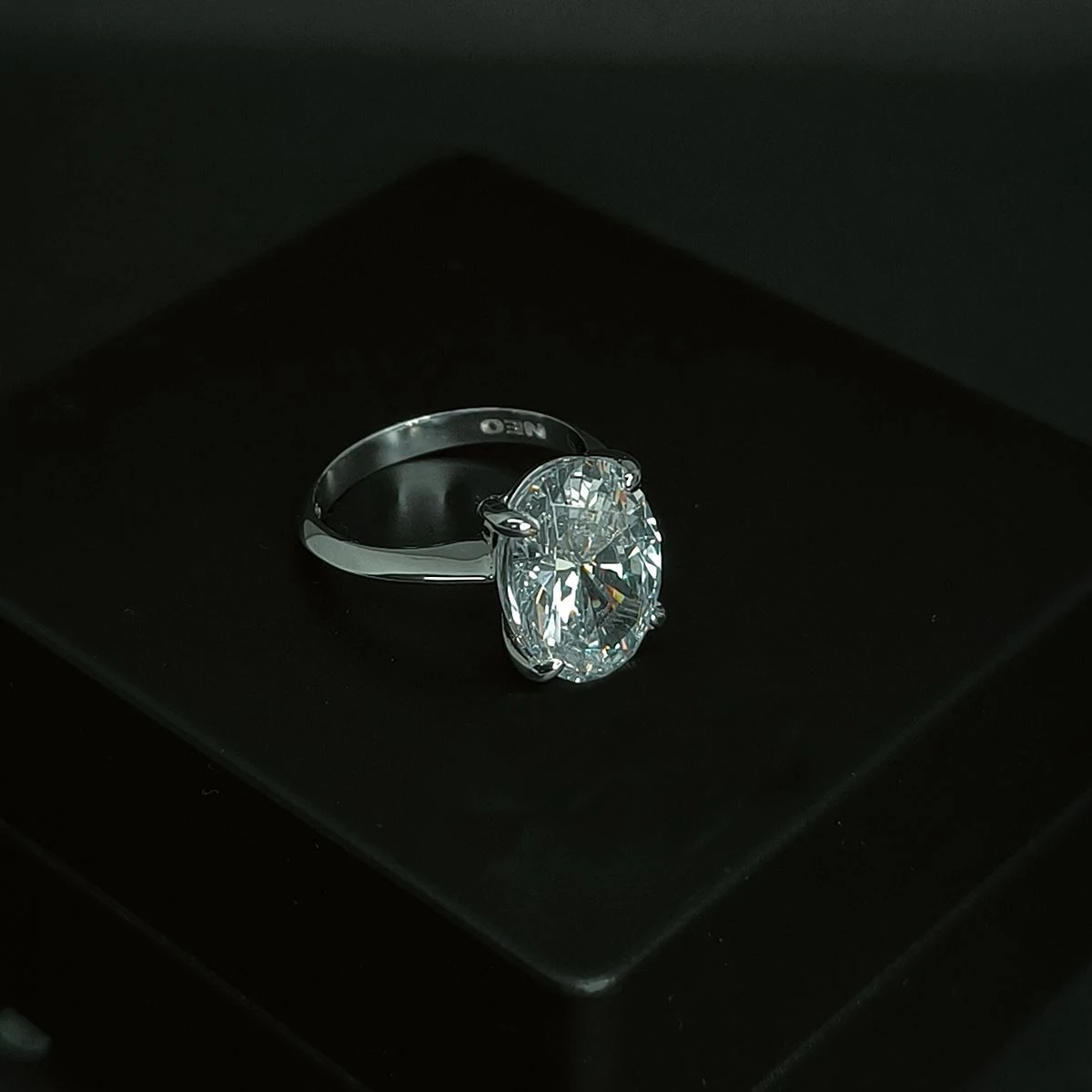 Tiffany 14*10 MM Oval Tektaş Gümüş Yüzük