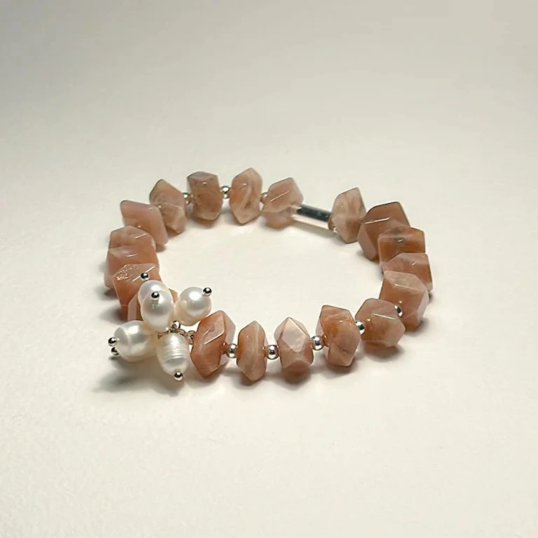 LUMİN  GÜNEŞTAŞI LASTİKLİ BİLEKLİK