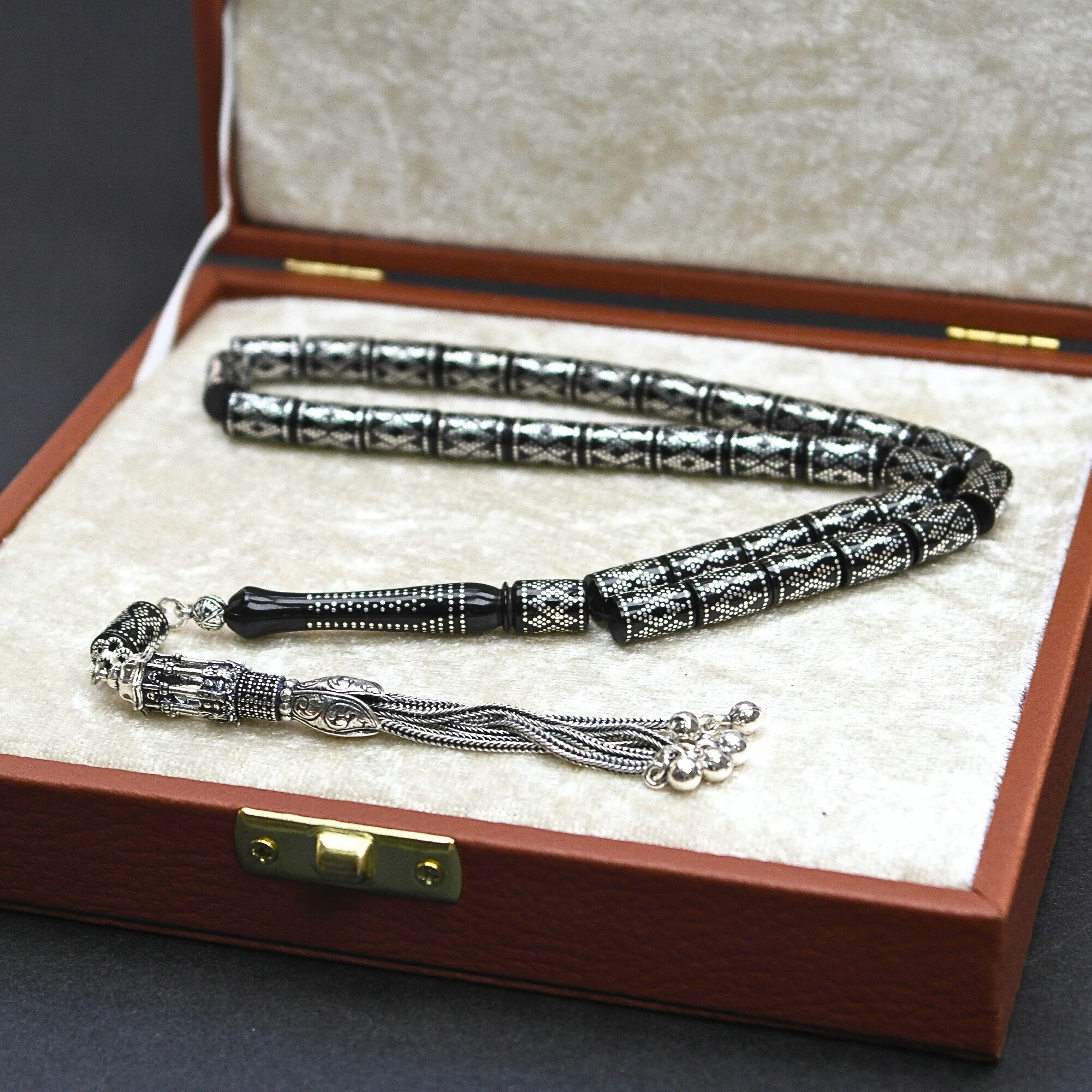 Kesme Model Yoğun Baklava Gümüş İşleme Oltu Taşı Tespih