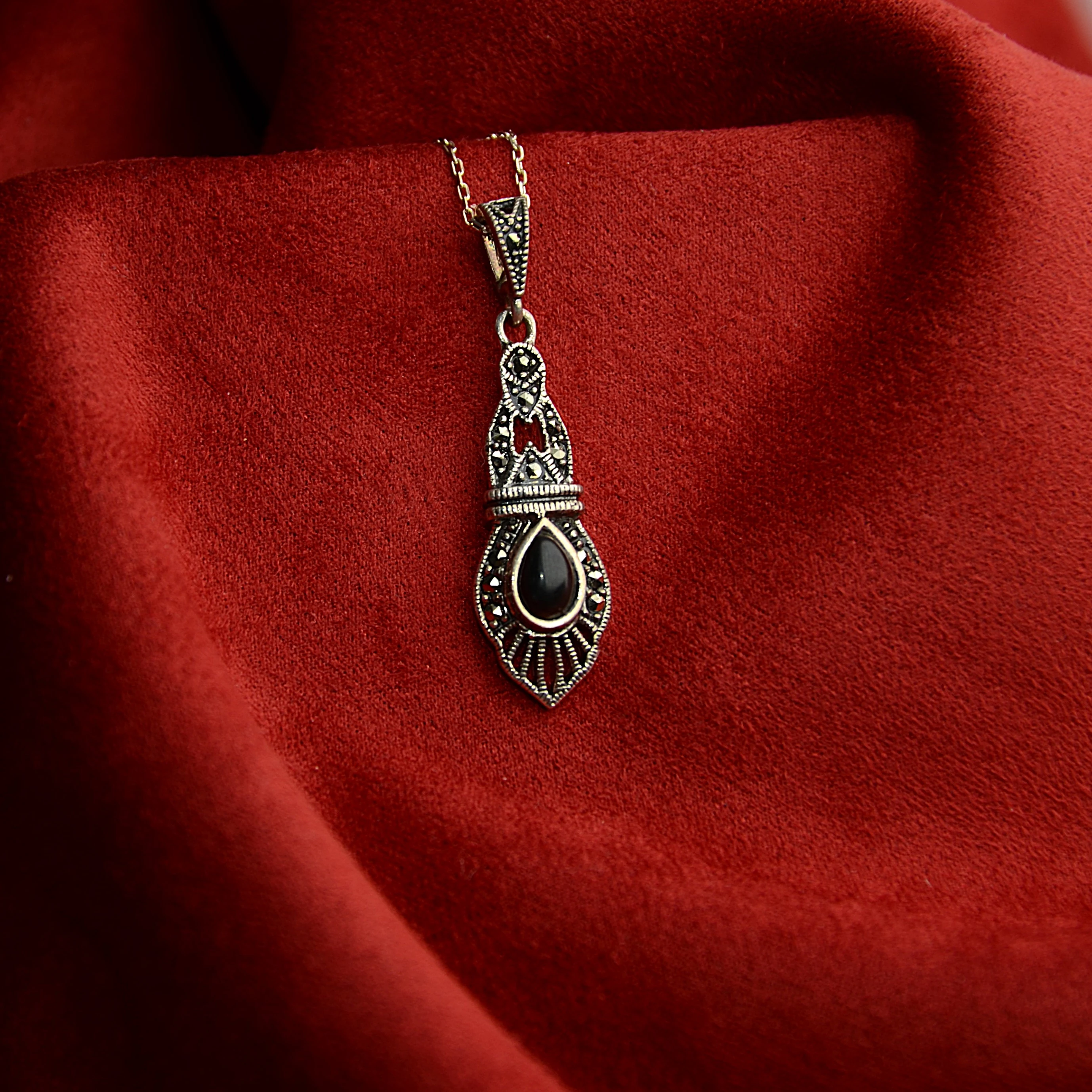 Kemerli Gümüş Zincirli Oltu Taşlı Kolye