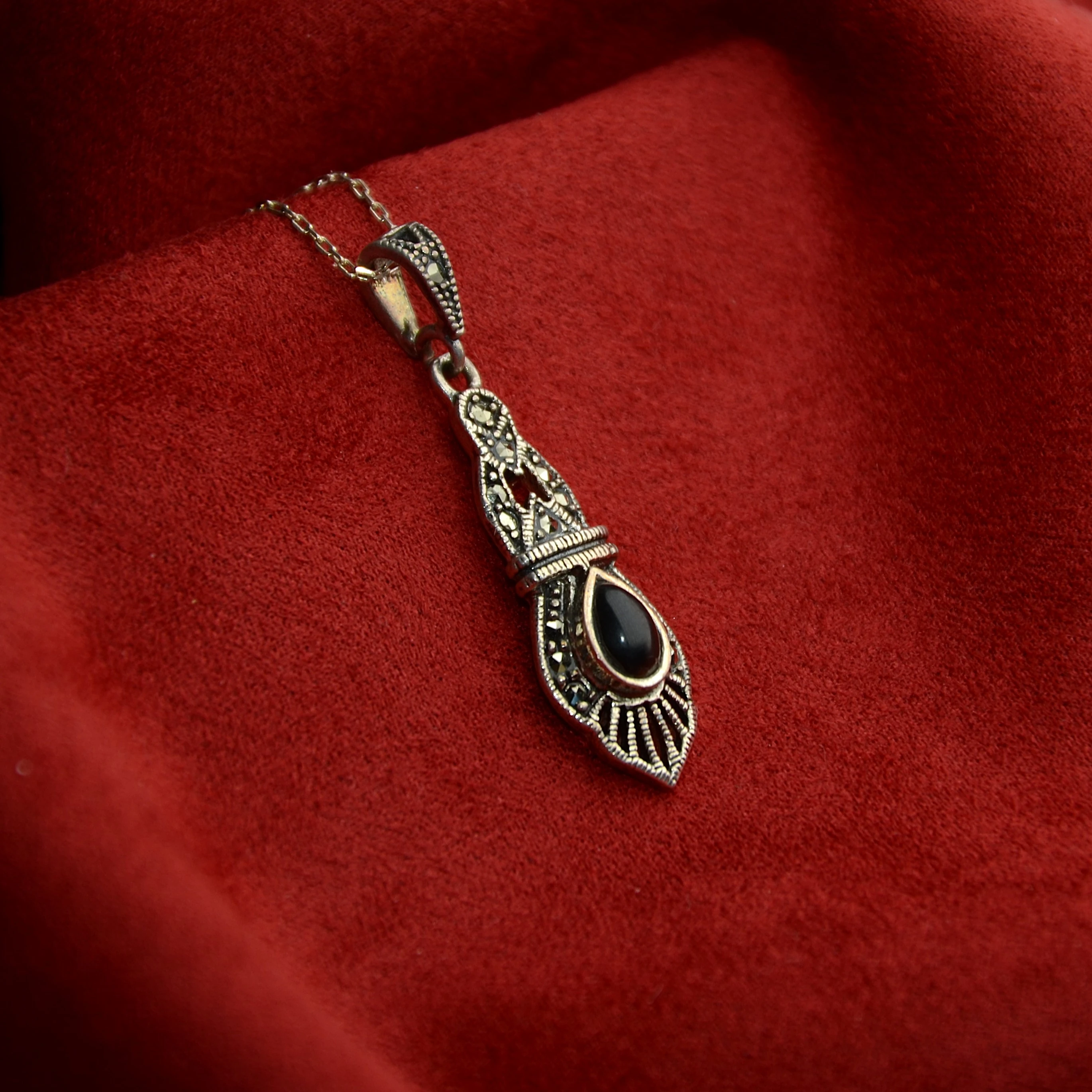 Kemerli Gümüş Zincirli Oltu Taşlı Kolye