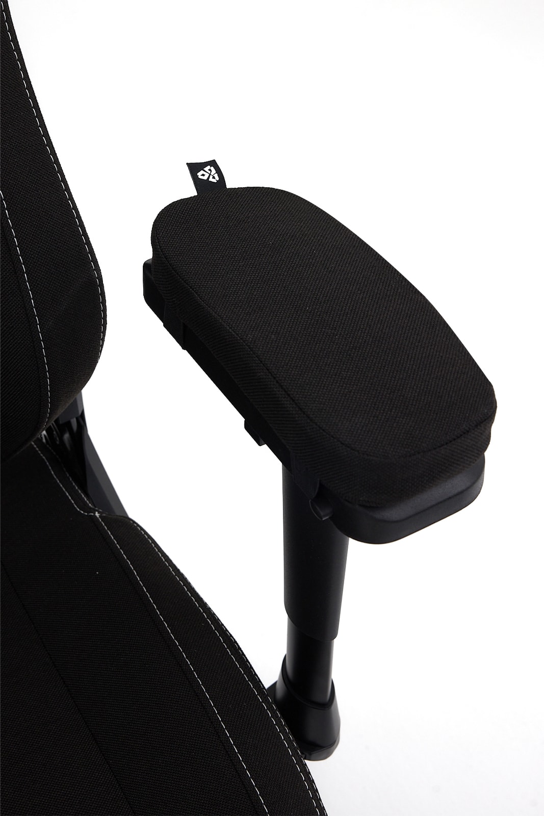 Titanseat Oyuncu Koltuğu Siyah Kumaş Kol Pedi