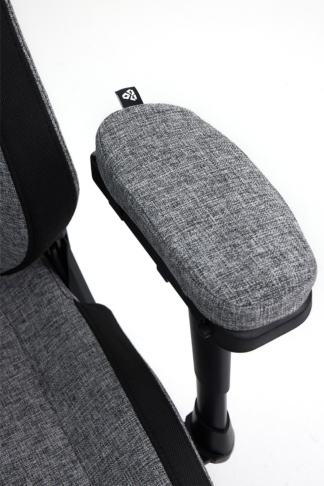 Titanseat Oyuncu Koltuğu Chromium Kumaş Kol Pedi