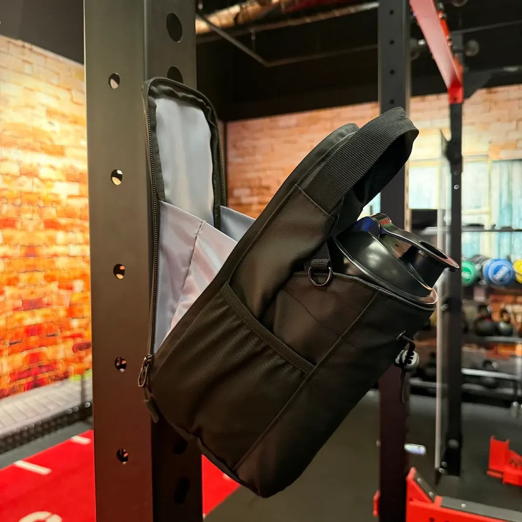 GymMate™ ULTRA GÜÇLÜ MIKNATISA SAHİP SPORCU DOSTU ÇANTA