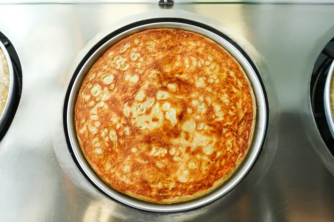 Nar gibi kızarmış su böreği.