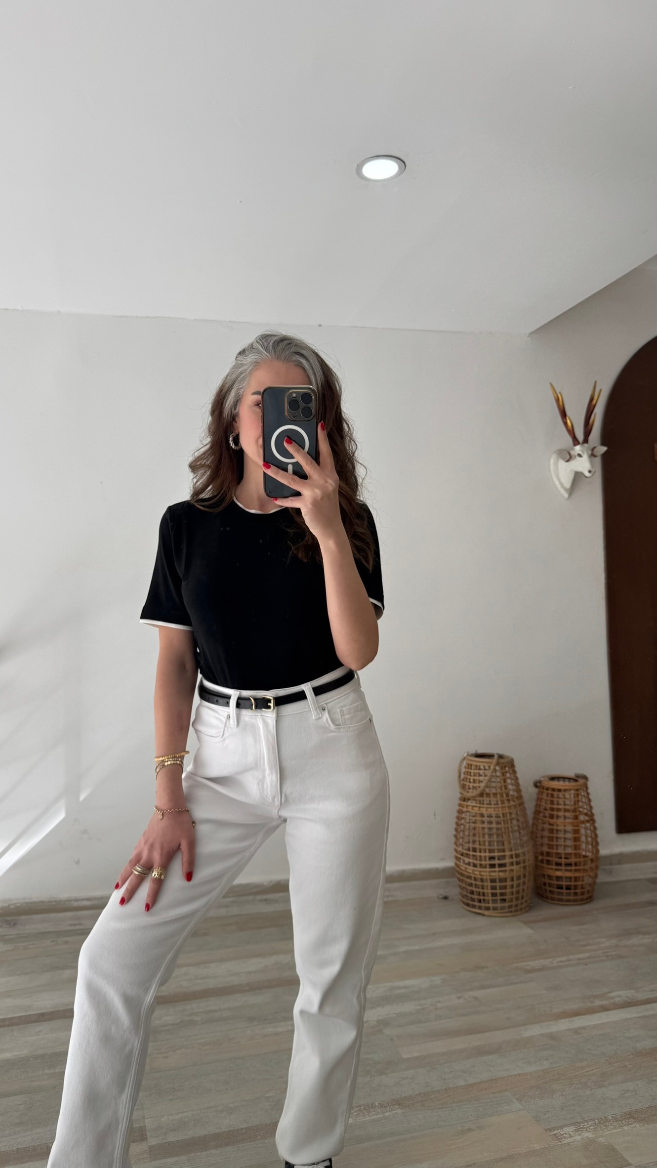 Siyah Renk Kol ve Yaka Detaylı Basic T-Shirt