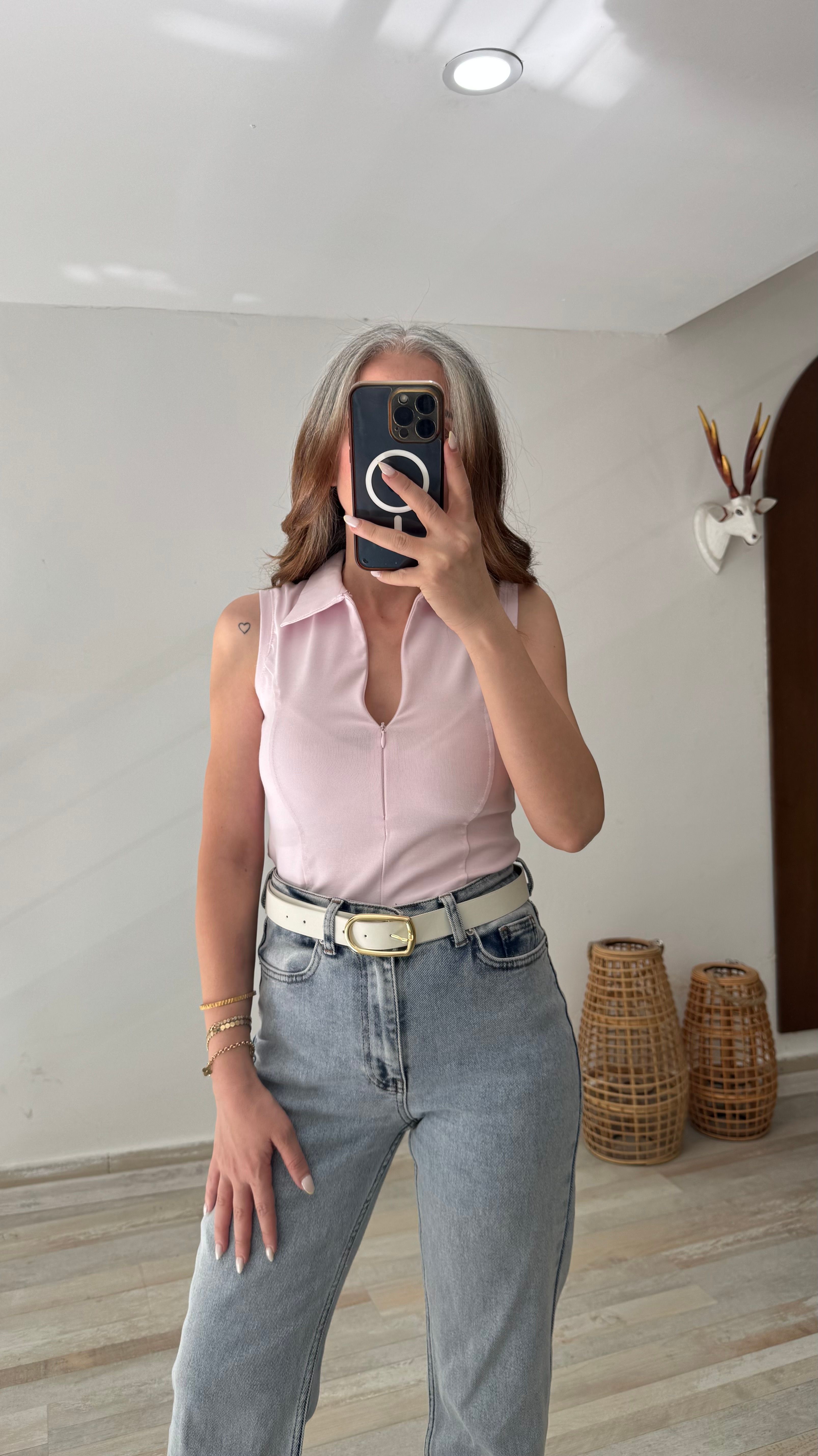 Pembe Yakalı Önü Fermuar Detaylı Bluz
