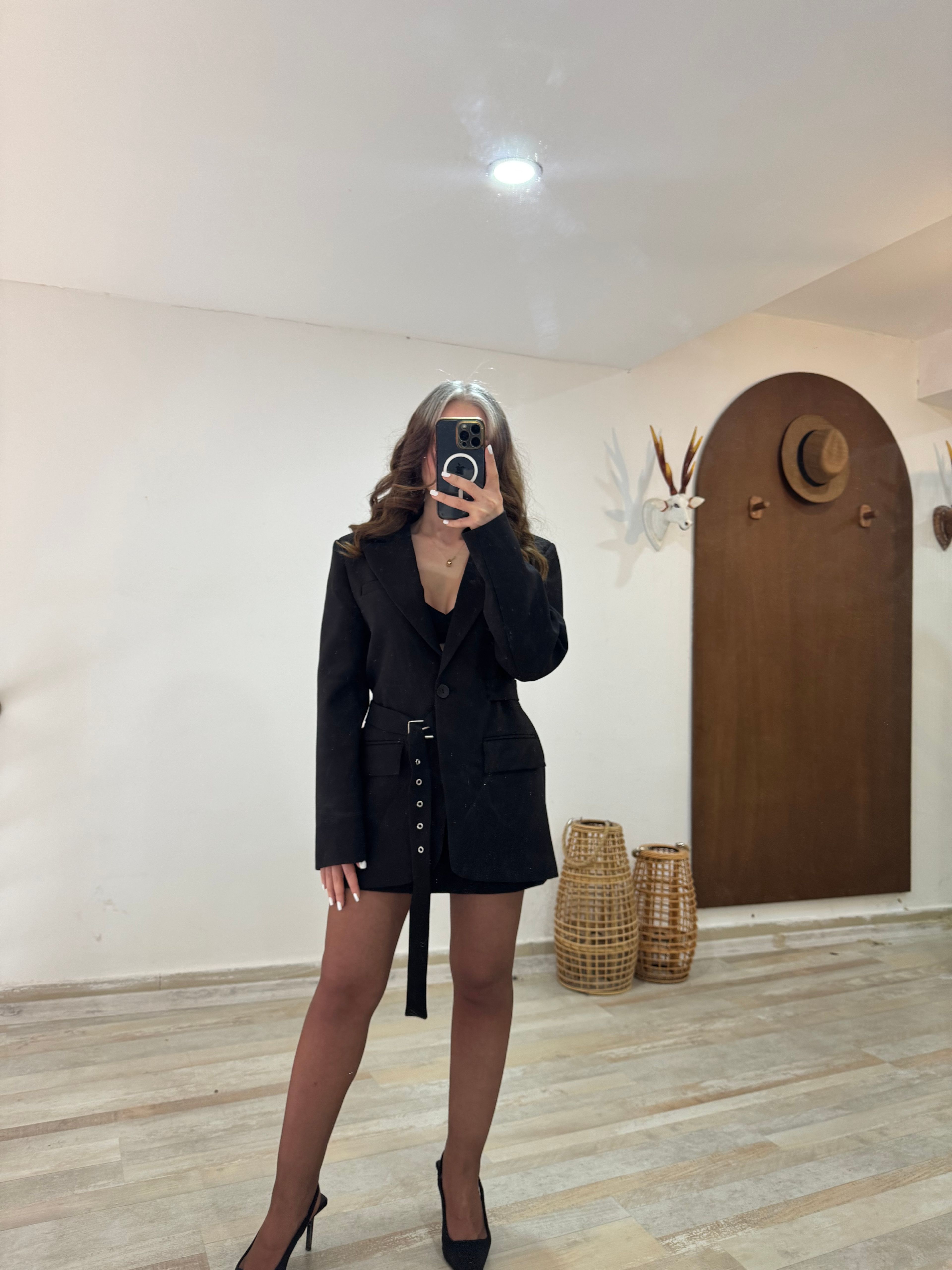 Siyah Kemerli Blazer Ceket