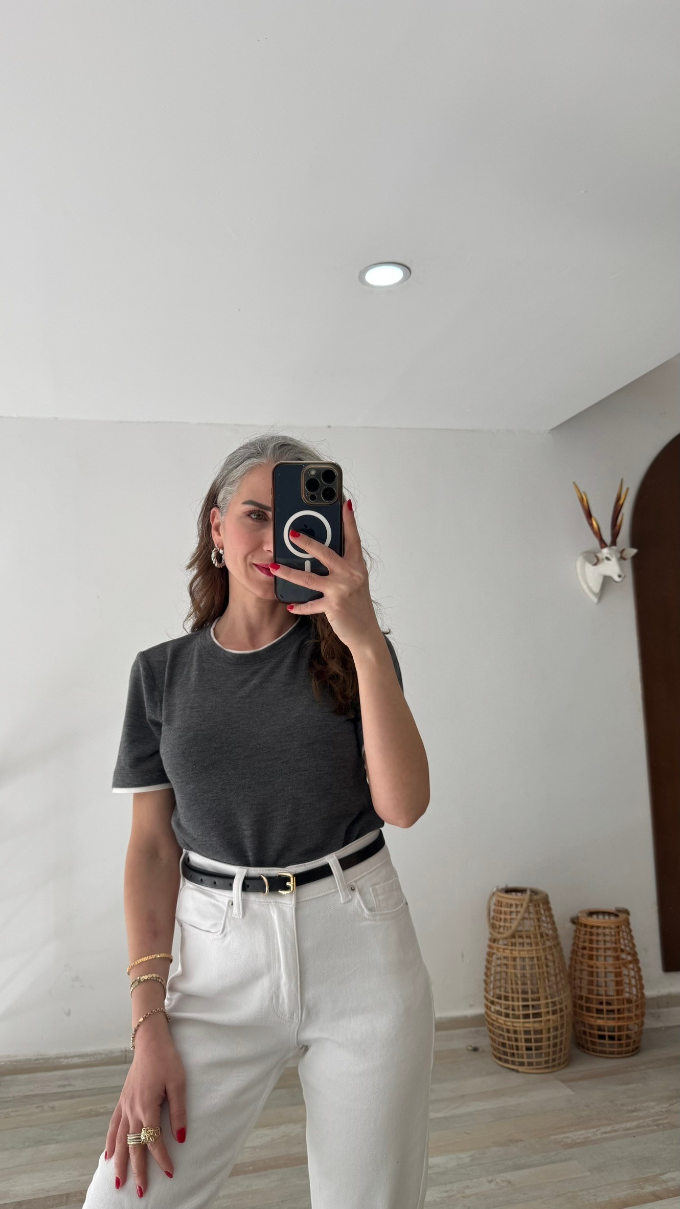 Antrasit Renk Kol ve Yaka Detaylı Basic T-Shirt