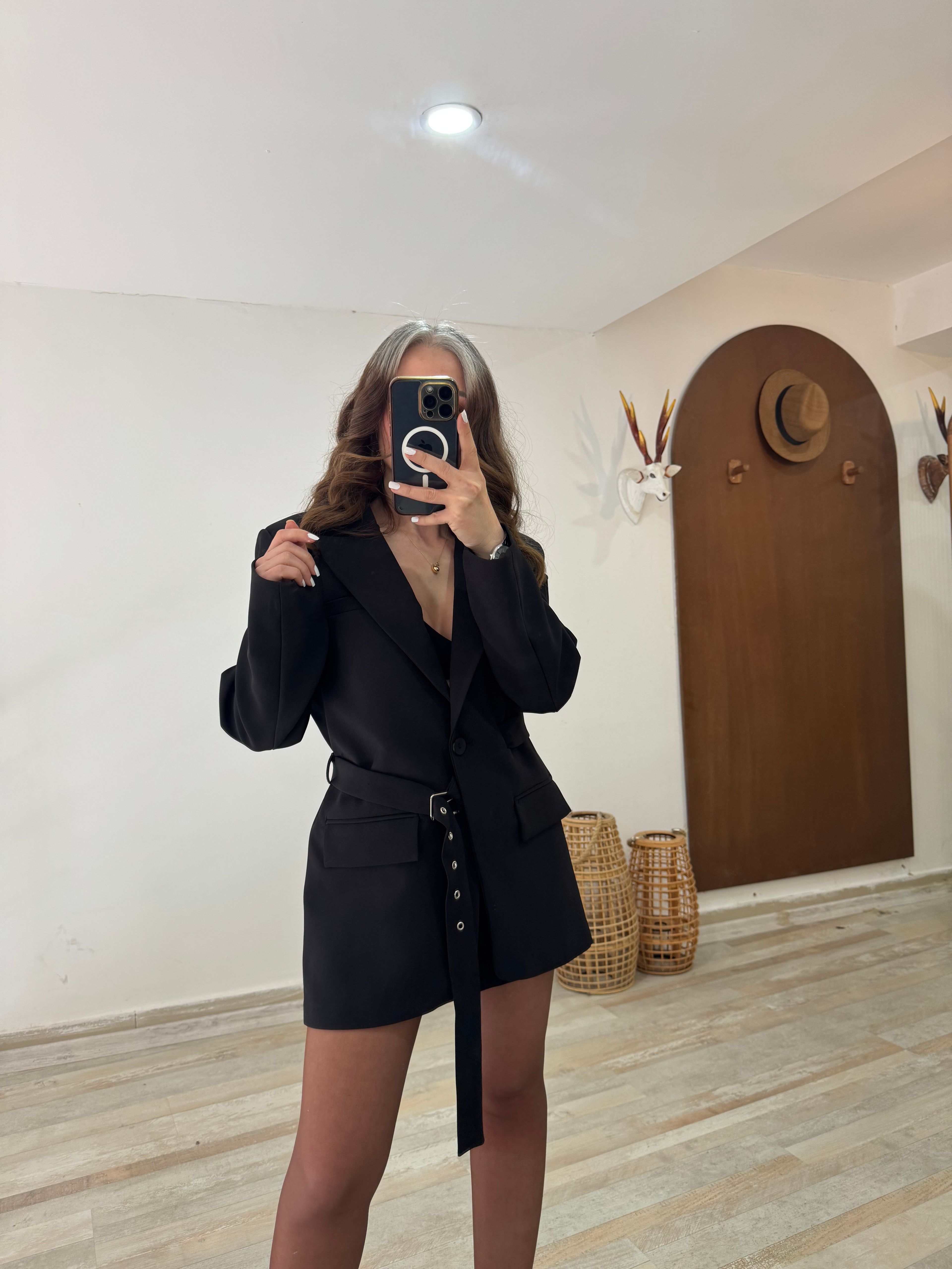 Siyah Kemerli Blazer Ceket