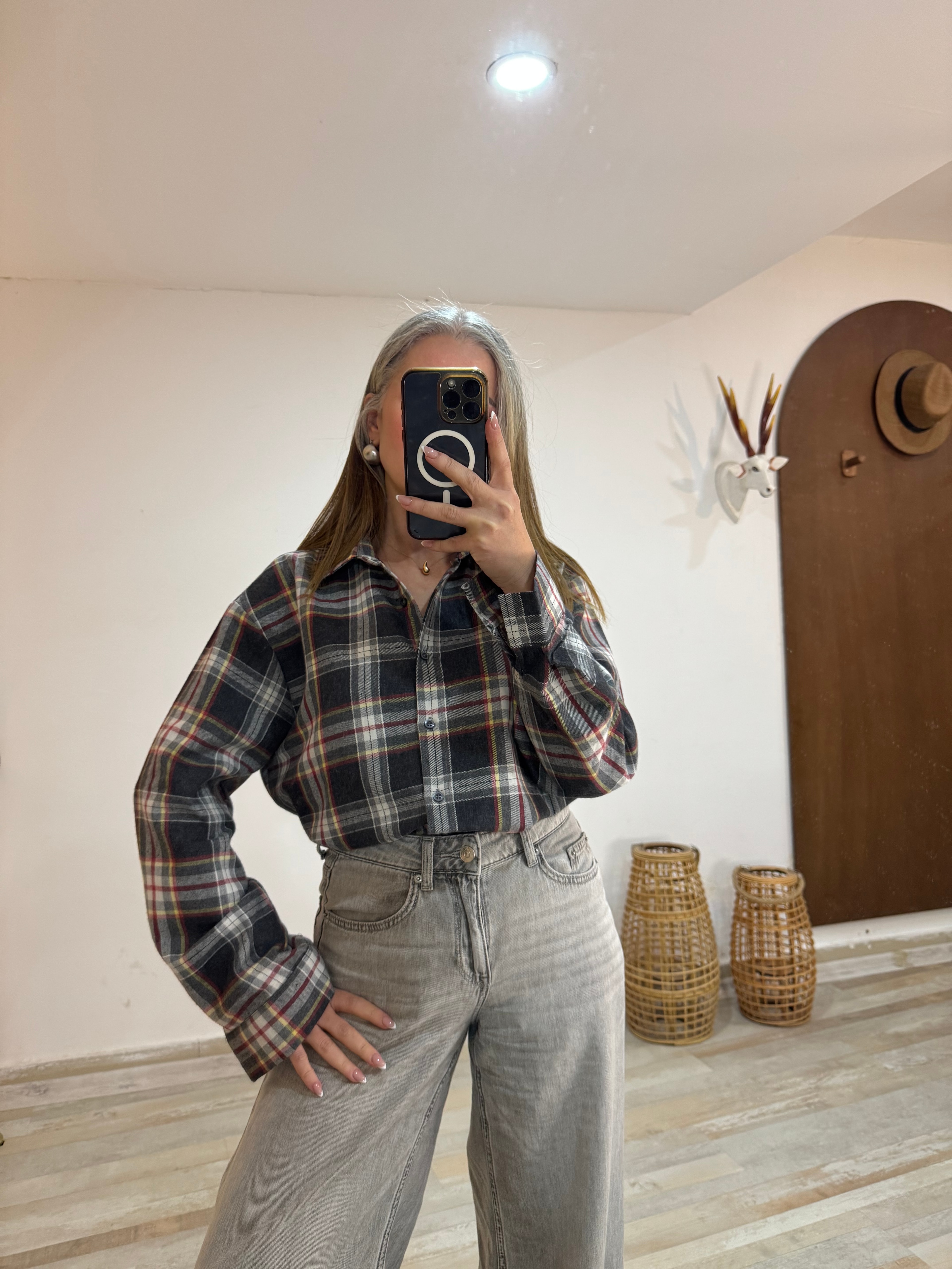 Gri Renk Ekose Gömlek