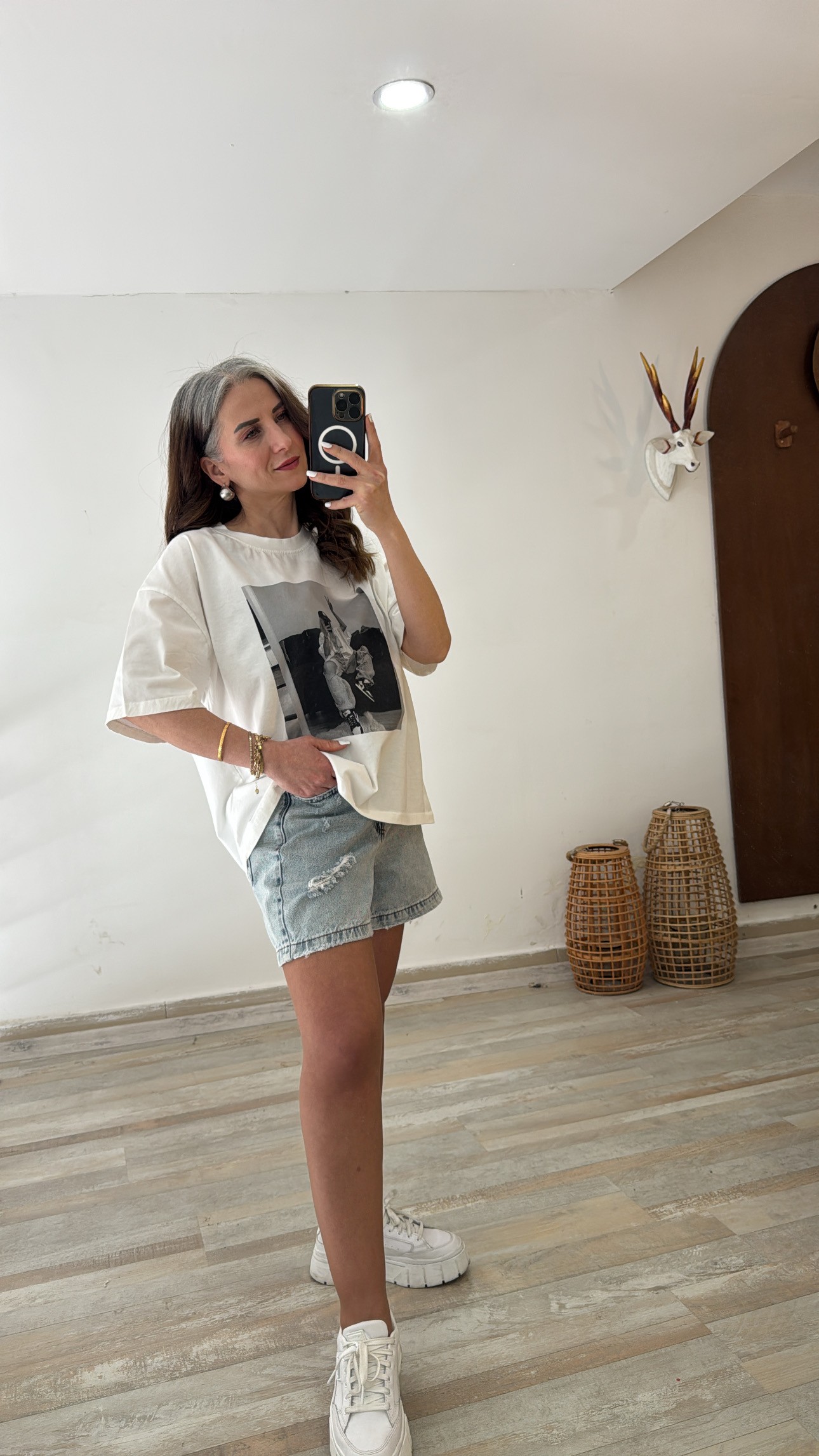 Önü Baskılı Basic Beyaz T-Shirt